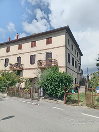 Appartanento con ingresso singolo e giardino