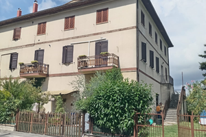 Appartanento con ingresso singolo e giardino