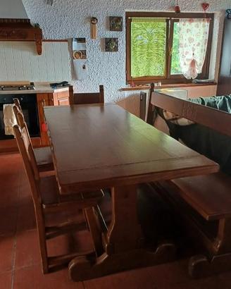tavolo in legno massello
