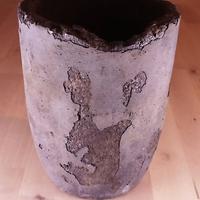 vecchio crogiolo da fonderia vaso