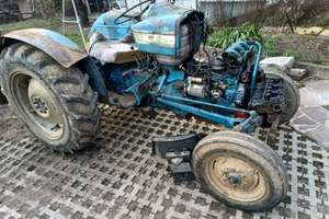Trattore Ford Super Dexta 3000 A
