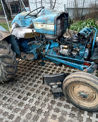 Trattore Ford Super Dexta 3000 A