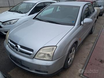 Opel Vectra anno 2003 ricambi usati