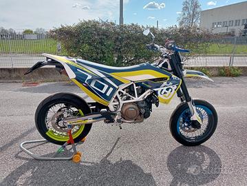 Husqvarna 701 SUPERMOTO