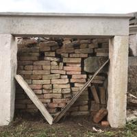 Cornice camino in pietra