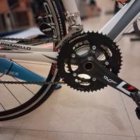 Pinarello FP3 con telaio in carbonio. 