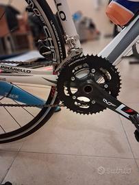 Pinarello FP3 con telaio in carbonio. 