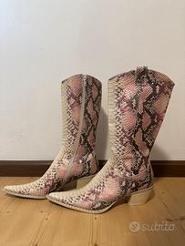 Stivali mezza taglia nuovi