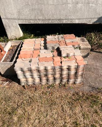 260 autobloccanti in semento a S