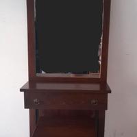 Specchiera ingresso con mobiletto
