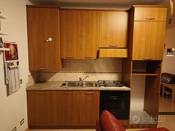 Mobilio cucina con gas e forno
