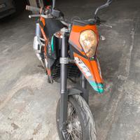 KTM 690 Supermoto - grafiche personalizzate
