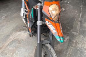 KTM 690 Supermoto - grafiche personalizzate