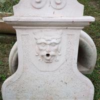 Fontana in cemento da parete
