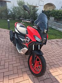 Aprilia sr gt