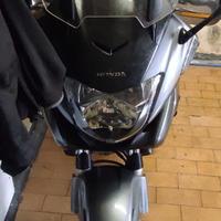 HONDA DEAUVILLE 700 - ANNO 2009