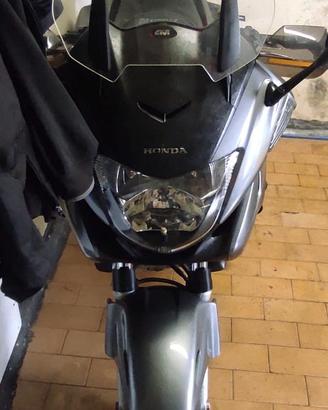 HONDA DEAUVILLE 700 - ANNO 2009