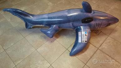 Gonfiabili mare: squalo, punchball, palla, piscina