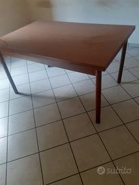Tavolo da cucina in formica