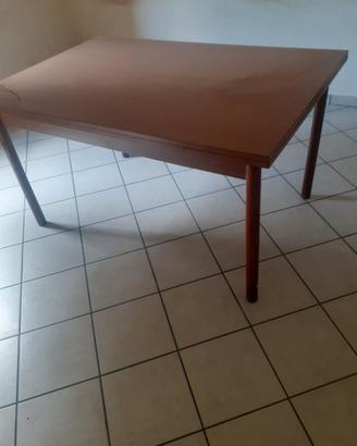 Tavolo da cucina in formica