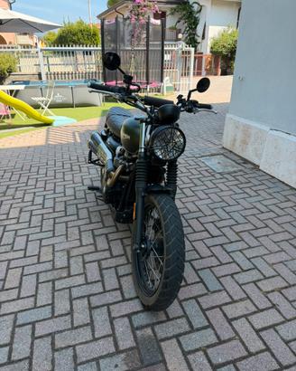 Triumph street scrambler 900