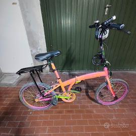 Bici pieghevole decorata