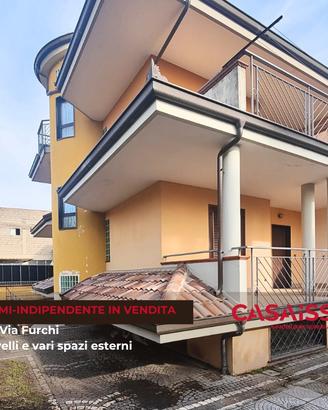 Striano Ampia villa semi indipendente