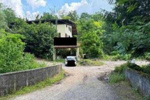 Immobile in asta di 1409 m² con più di 5 locali a 