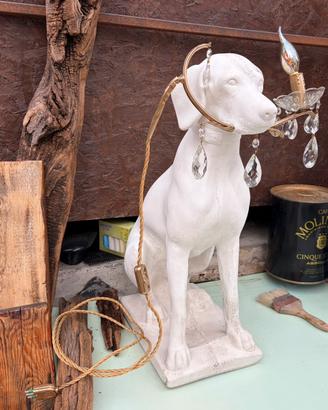 Lampada addentata da cane in cemento pezzo unico