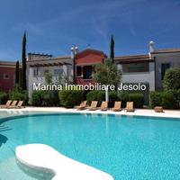 SIGNORILE APPARTAMENTO CON PISCINA