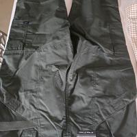 Pantaloni tattici di colore verdi oliva marca 5.11