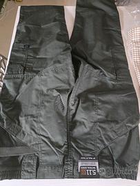 Pantaloni tattici di colore verdi oliva marca 5.11