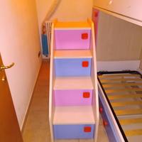 Cameretta a ponte con scaletta..