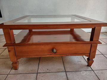 Tavolino da salotto in legno massello.