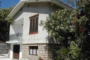 VILLETTA con GIARDINO a 200 mt dal mare