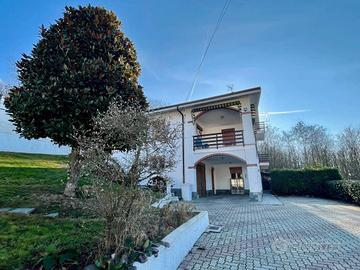 Villa di 417 m² con più di 5 locali e box auto dop