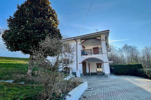 Villa di 417 m² con più di 5 locali e box auto dop