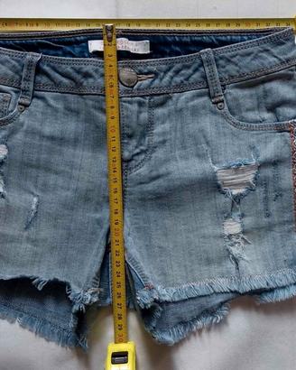 Pantaloncino jeans frangiato corto