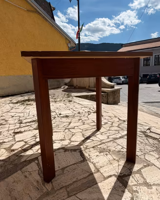 Tavolo quadrato da ristorante