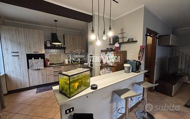 4 LOCALI AUTONOMO CON POSTO AUTO