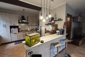 4 LOCALI AUTONOMO CON POSTO AUTO