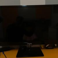 HDTV Monitor Samsung 28 pollici.