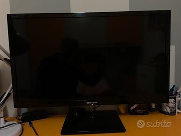 HDTV Monitor Samsung 28 pollici.