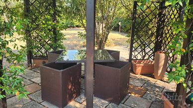 Tavolo e poltroncine di rattan