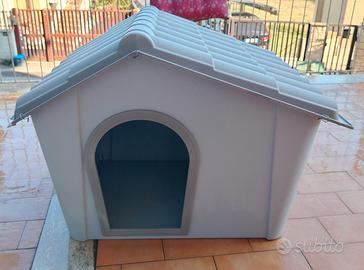 Cuccia in resina per cani di taglia medio/grande