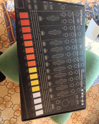 roland tr 8