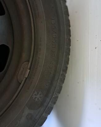 gomme invernali complete di cerchi