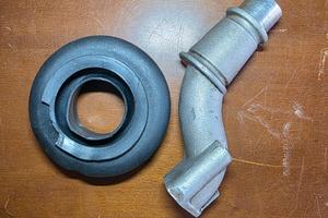 collettore aspirazione vespa 50 due fori 