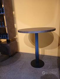 Tavolo in legno rotondo