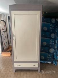 Armadio a un anta. In stile Shabby